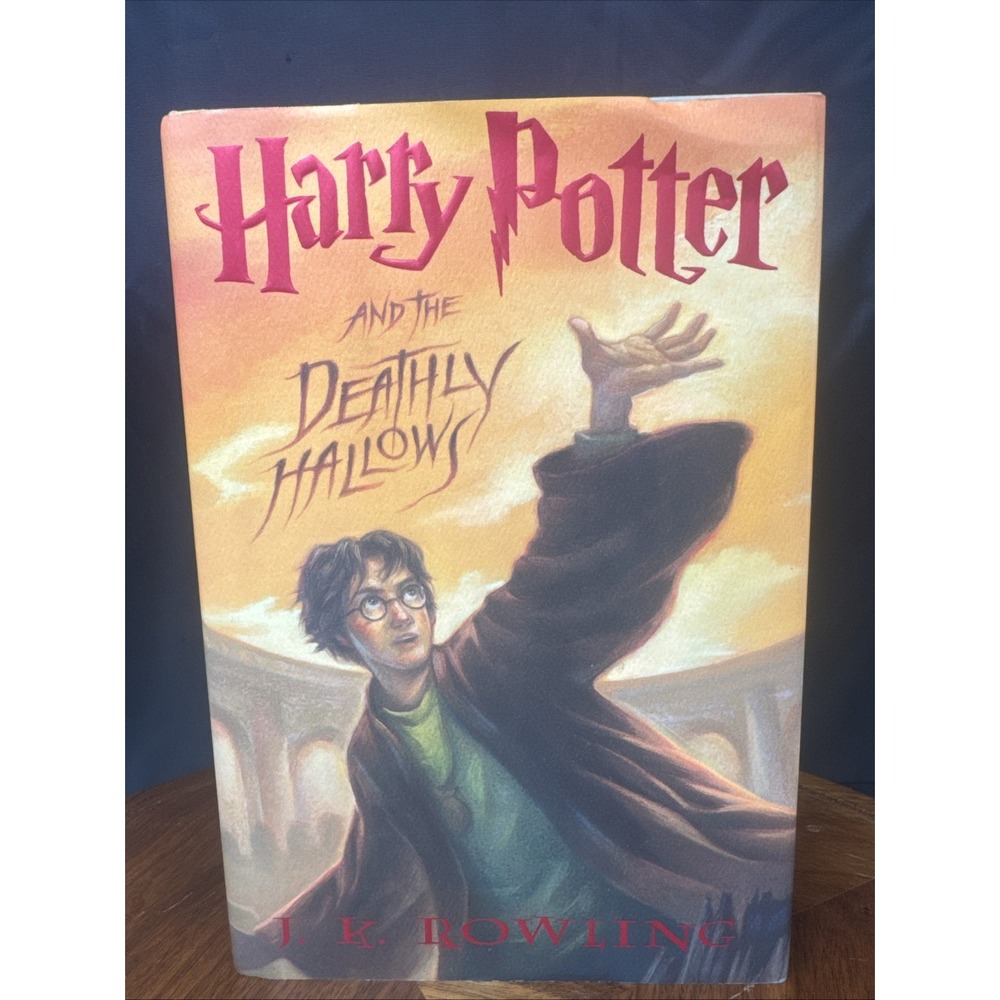 1st Edition‎ Harry Potter and the Deathly Hallows by J. K. Rowling (July 2007)